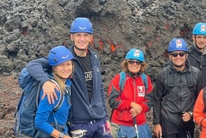 Etna: Caminhada guiada na área do cume com passeio de teleférico