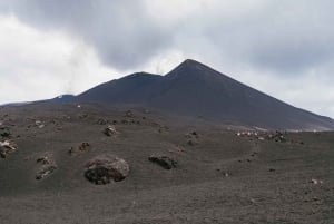 Etna: trekking til toppkratere med vulkan guide 3350 m
