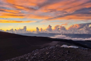 Etna: Sunset 4x4 Coach Tour to the Top of Etna