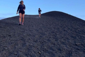 Excursion à l'Etna au coucher du soleil : randonnée, grotte et dégustation