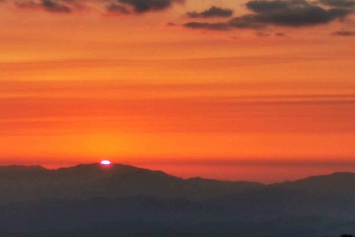 Vandring i solnedgangen på Etna