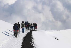 Etna trekking på 3000 meter med linbana, guide och taxitjänst som kan bokas
