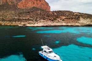 Favignana: gedeelde boottocht met lunch aan boord