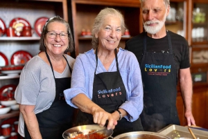 Kochkurs für frische Pasta und Fleisch in einer charmanten Villa in Cefalù