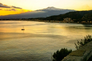 From Catania: Guided Tour of Mount Etna and Taormina