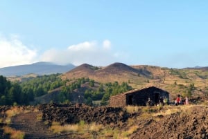 De Catânia: excursão ao pôr do sol no Monte Etna com aperitivo