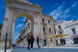 From Catania: Syracuse, Ortygia, & Noto Tour with Tickets