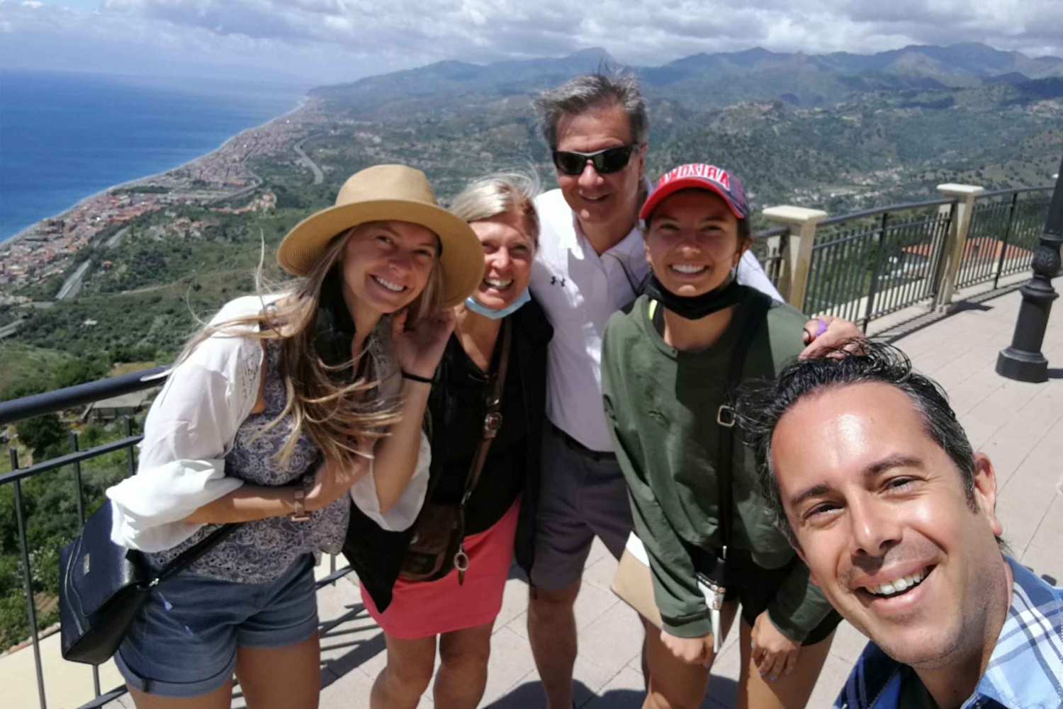 Da Catania: tour del Loto Bianco Taormina, Castelmola e Naxos