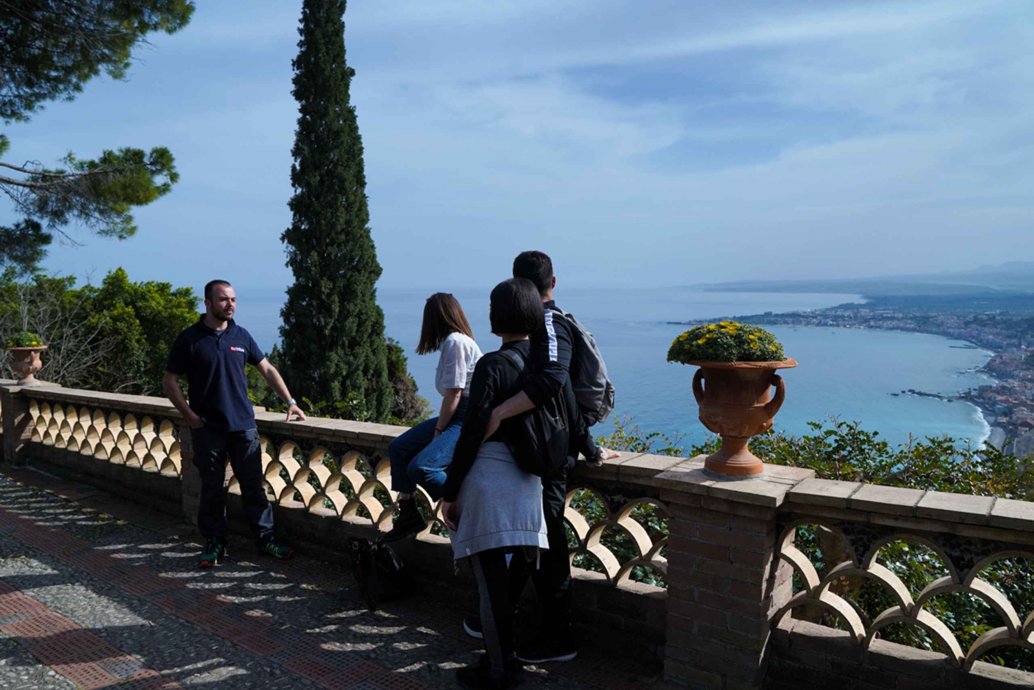 Da Catania: tour del Loto Bianco Taormina, Castelmola e Naxos