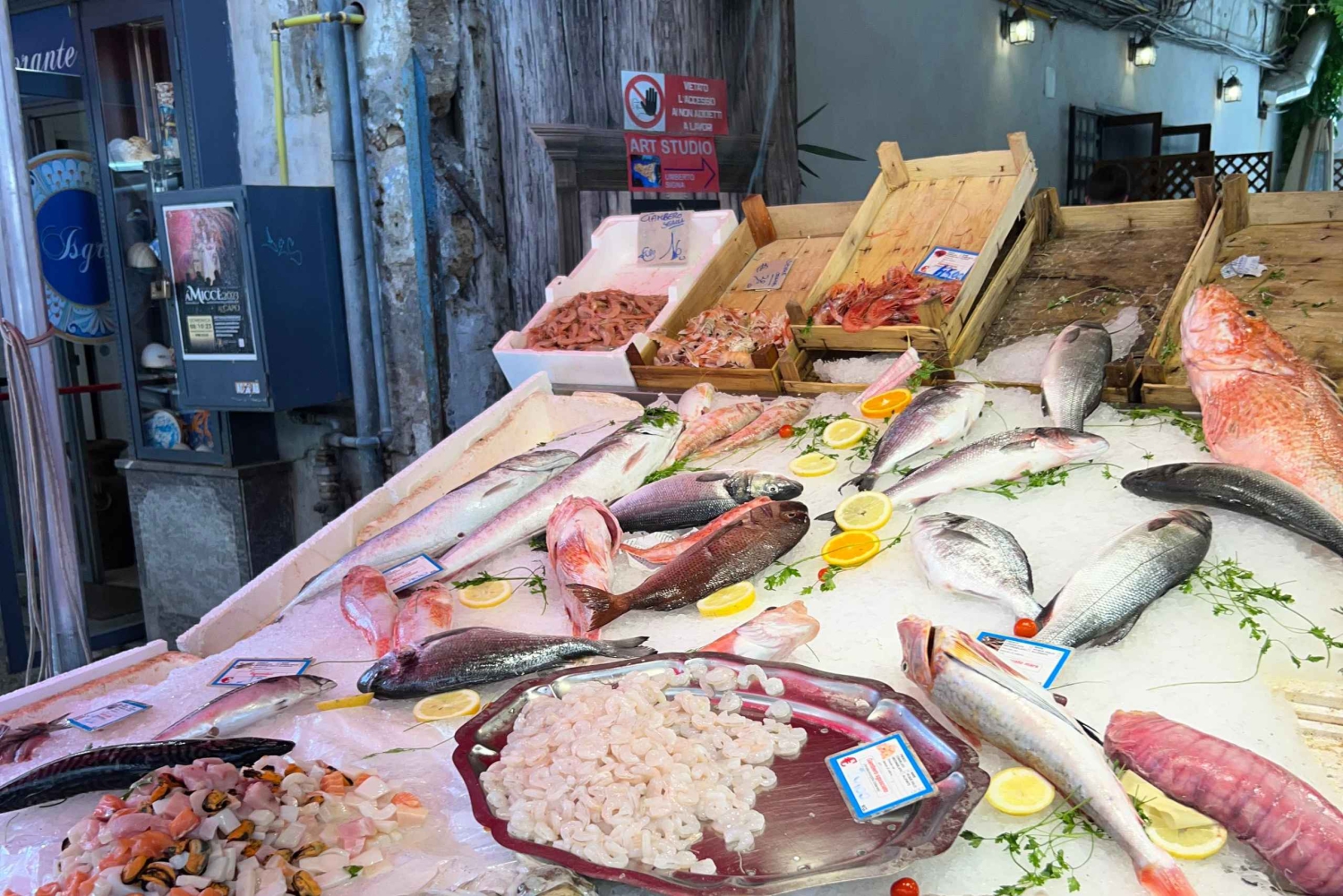 From Cefalù: Palermo Guided Walking Tour with Street Food