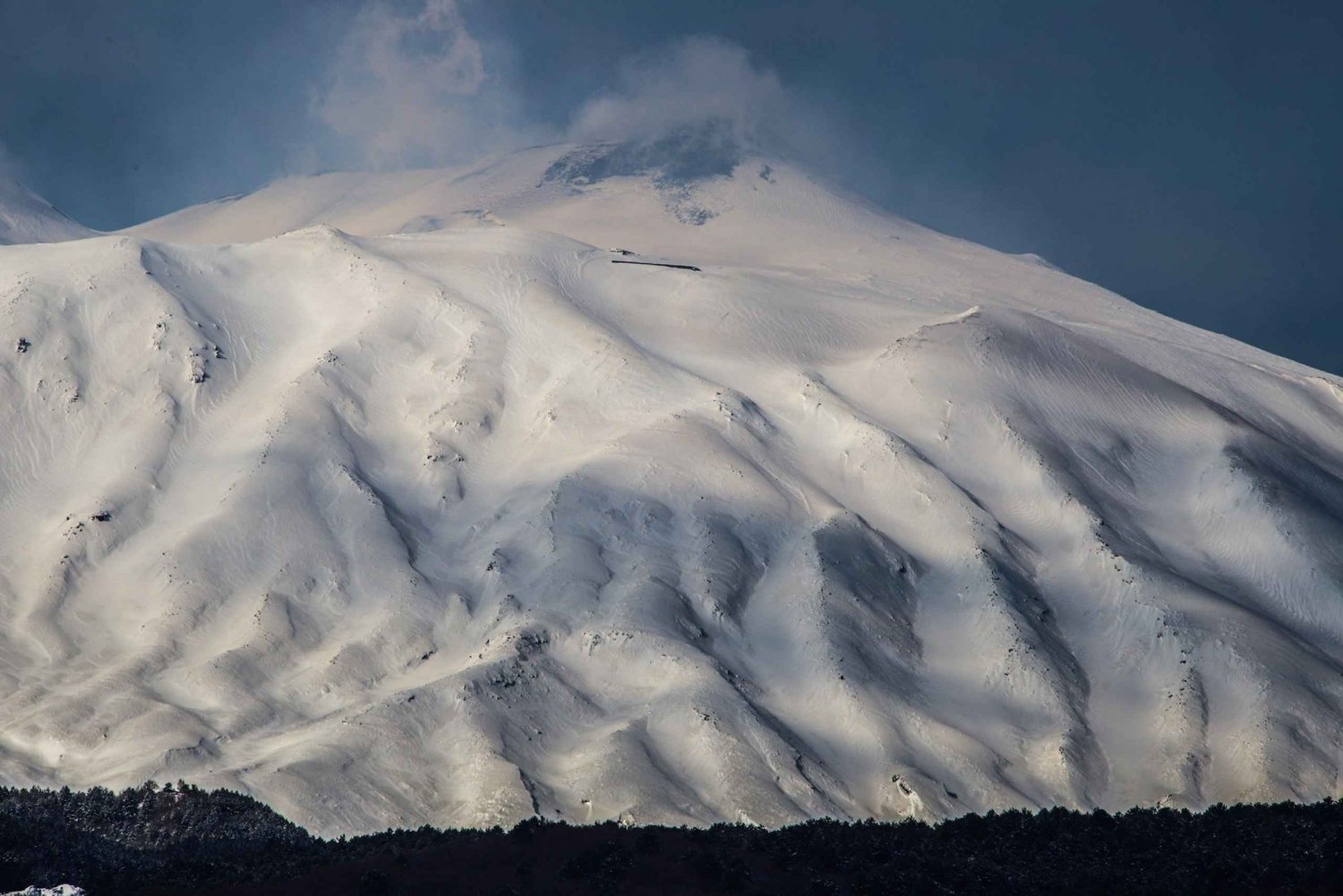 From Linguaglossa: Mount Etna Alpine Skiing Guided Tour
