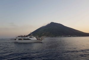 Fra Lipari: Heldagskrydstogt til Panarea og Stromboli
