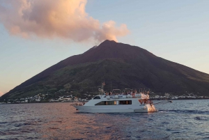 Z Lipari: Całodniowa wycieczka łodzią Panarea i Stromboli