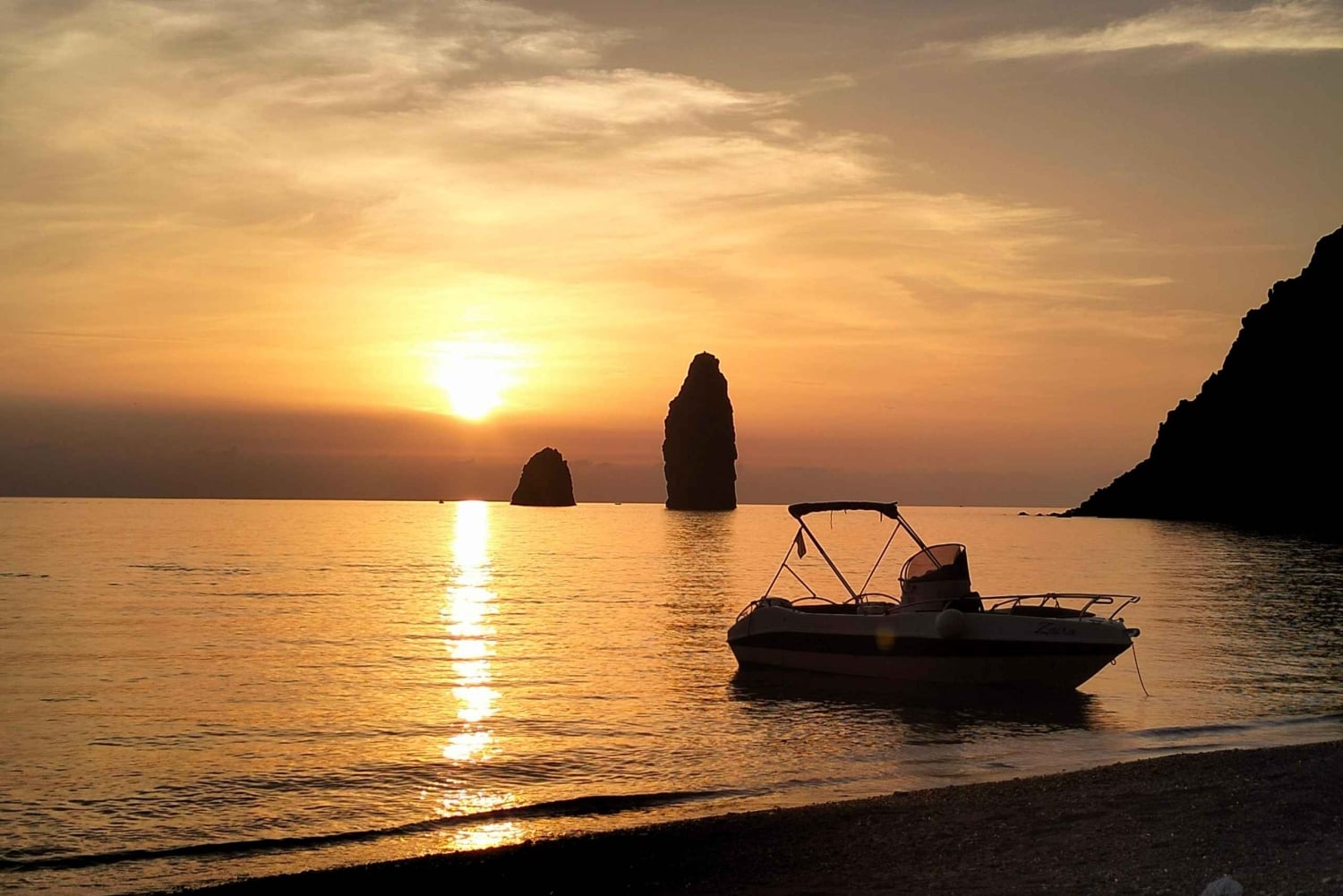 Из Липари: частная лодочная экскурсия с подводным плаванием среди вулканов, пузырьков и лавы