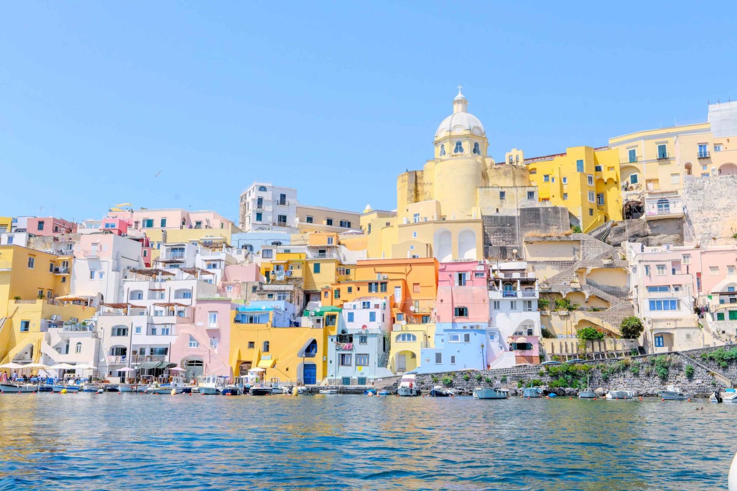 Desde Nápoles: traslado a Procida con tour en barco por la isla