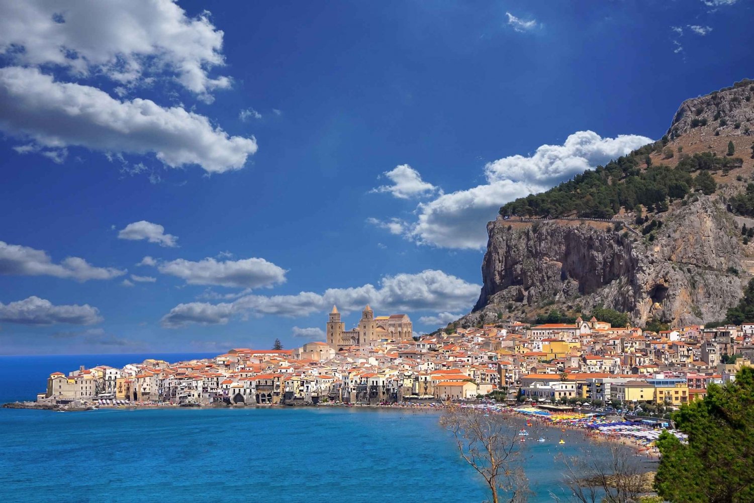 From Palermo: Medieval castle tour of Caccamo and Cefalù.