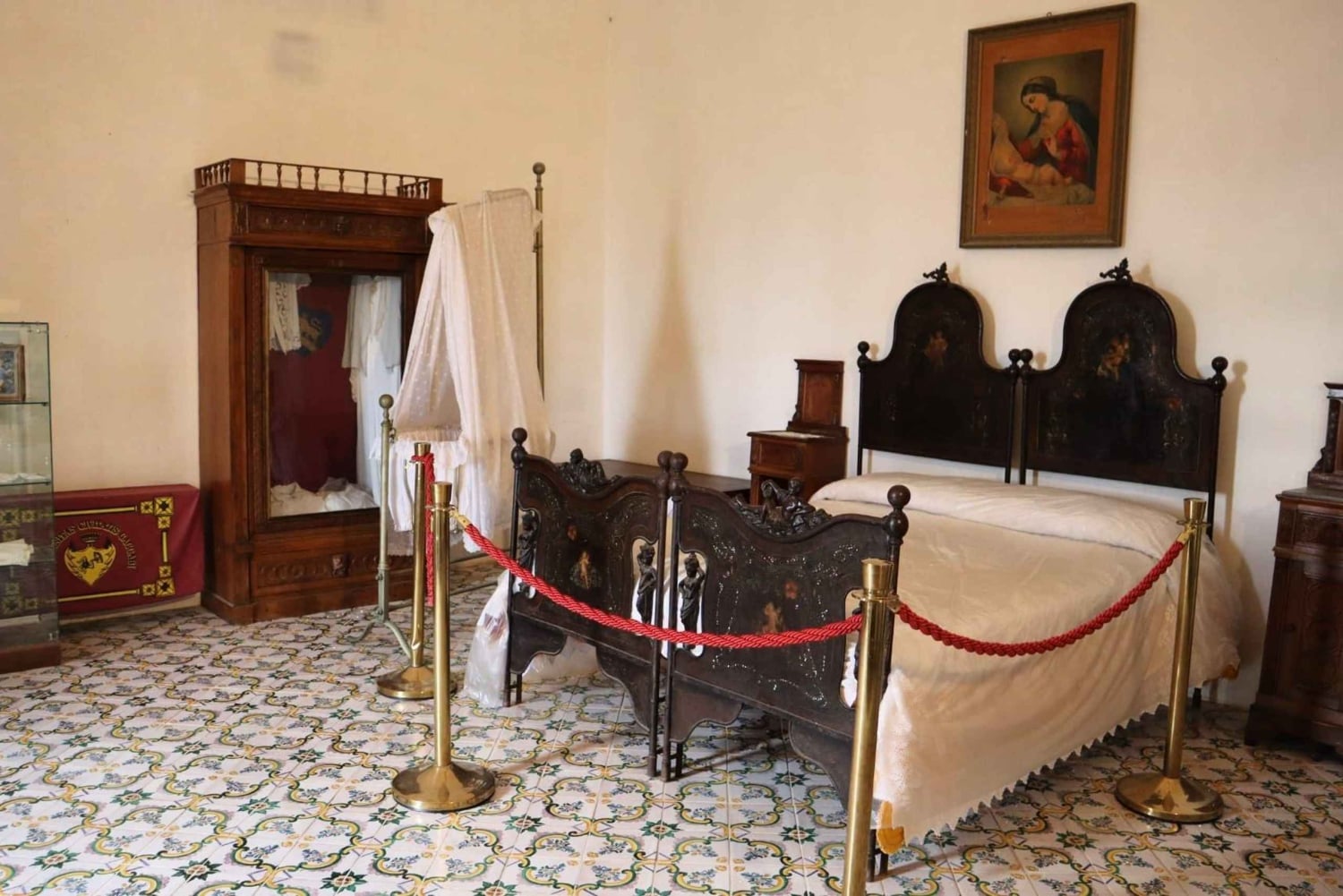 Из Палермо: Экскурсия по средневековым замкам в Какамо и Чефалу.