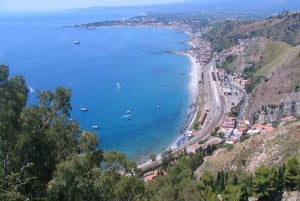 De Siracusa: Etna, Taormina, Isola Bella tour guiado de áudio