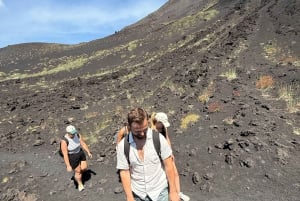 Da Siracusa: Tour dell'Etna - trekking, vino e cibo