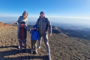 Fra Taormina: Etna-vandring og vinprovning på vingård