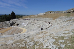 タオルミーナ発：シラクーサとオルティージャ島ガイドツアー