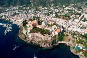 Taormina: Lipari ja Vulcano Mini Cruise Aeolian Tour (Liparin ja Vulcanon miniristeily)