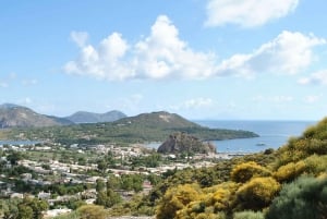 De Taormina: Mini-cruzeiro guiado pelas Eólias de Lipari e Vulcano