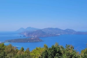 De Taormina: Mini-cruzeiro guiado pelas Eólias de Lipari e Vulcano