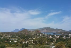 De Taormina: Mini-cruzeiro guiado pelas Eólias de Lipari e Vulcano