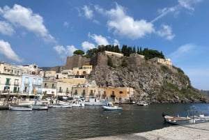 De Taormina: Mini-cruzeiro guiado pelas Eólias de Lipari e Vulcano