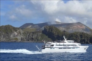 De Taormina: Mini-cruzeiro guiado pelas Eólias de Lipari e Vulcano