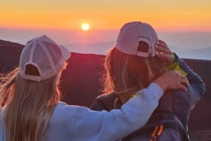 Von Taormina aus: Sonnenuntergangserlebnis am oberen Krater des Ätna