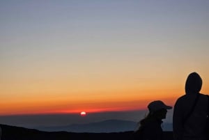 Au départ de Taormina : coucher de soleil sur les cratères supérieurs de l'Etna
