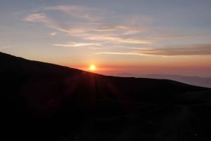Taorminasta: Auringonlaskun kokemus Etna-vuoren ylemmillä kraattereilla