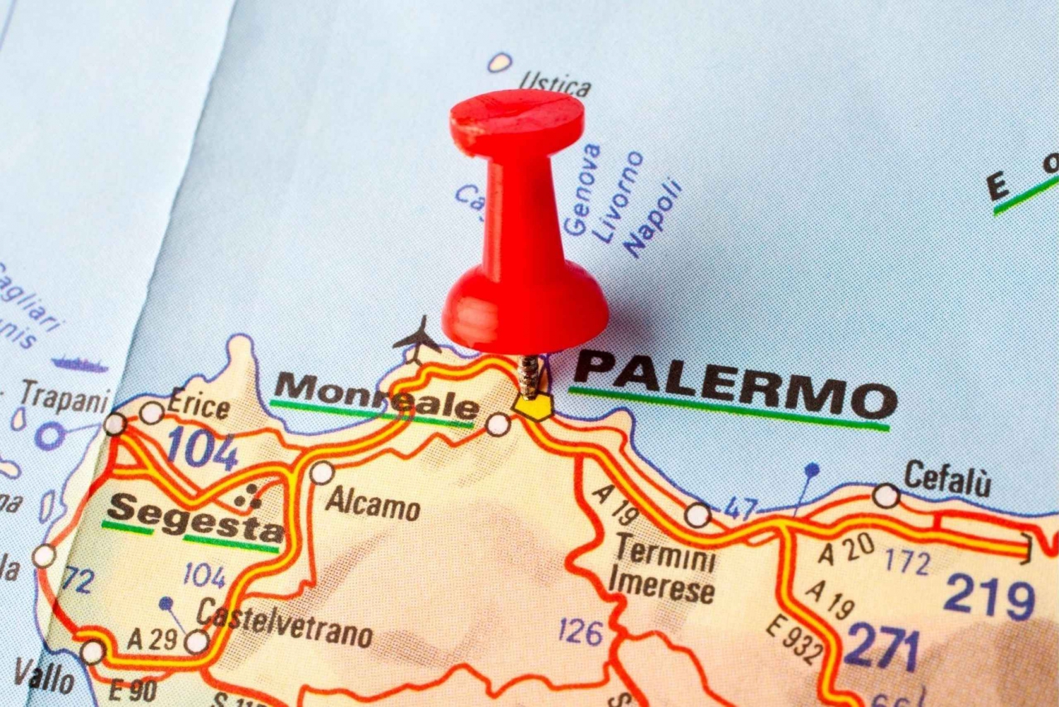 From Taormina to Palermo: stop in Cefalù