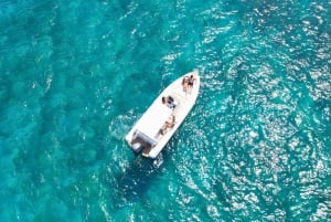 Från Trapani: Tur till Egadiöarna med gummibåt till Favignana och Levanzo med lunch