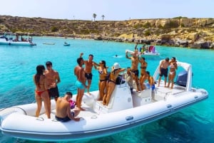 Från Trapani: Tur till Egadiöarna med gummibåt till Favignana och Levanzo med lunch