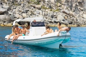 Från Trapani: Tur till Egadiöarna med gummibåt till Favignana och Levanzo med lunch