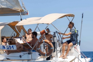 From Trapani: Private Sail Boat Trip to Favignana & Levanzo