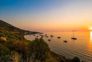 Desde Tropea: Isla Panarea y volcán Stromboli por la noche