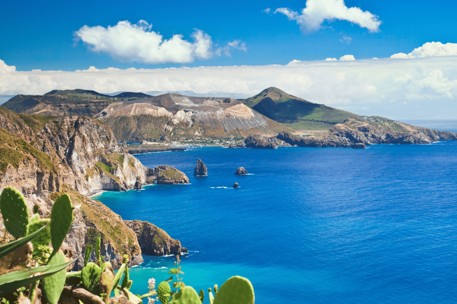 Tropeasta: Vulcano Lipari Sciara päivällä