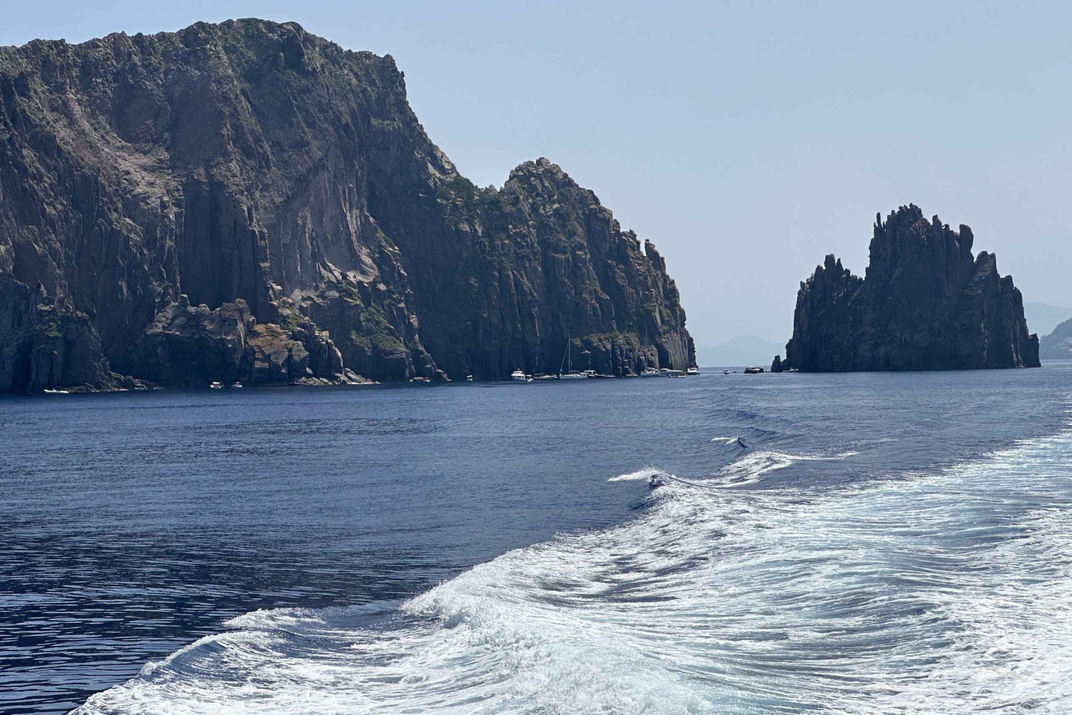 Tropeasta: Vulcano Lipari Sciara päivällä