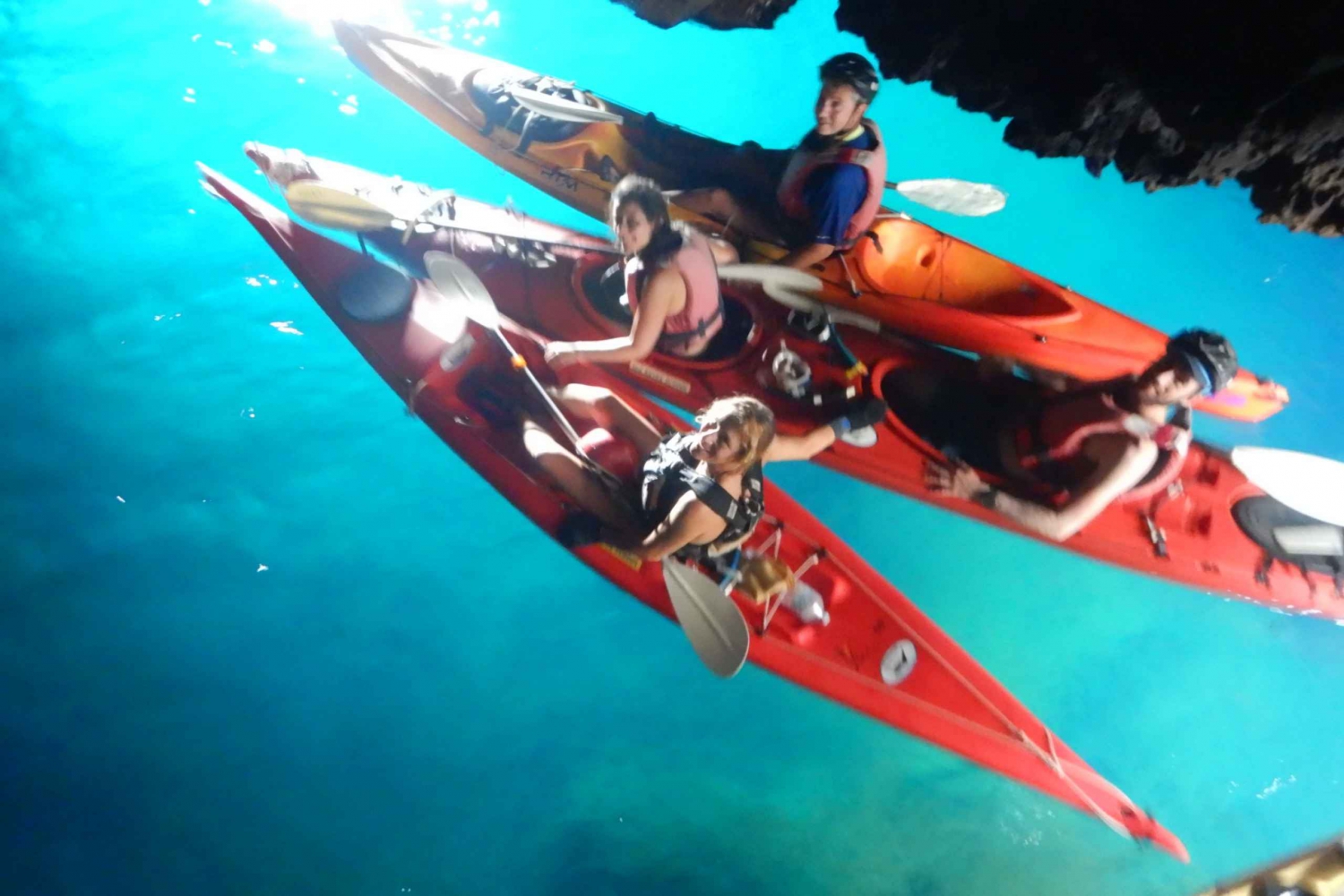 Från Vulcano: Kajakpaddling och coasteering-äventyr