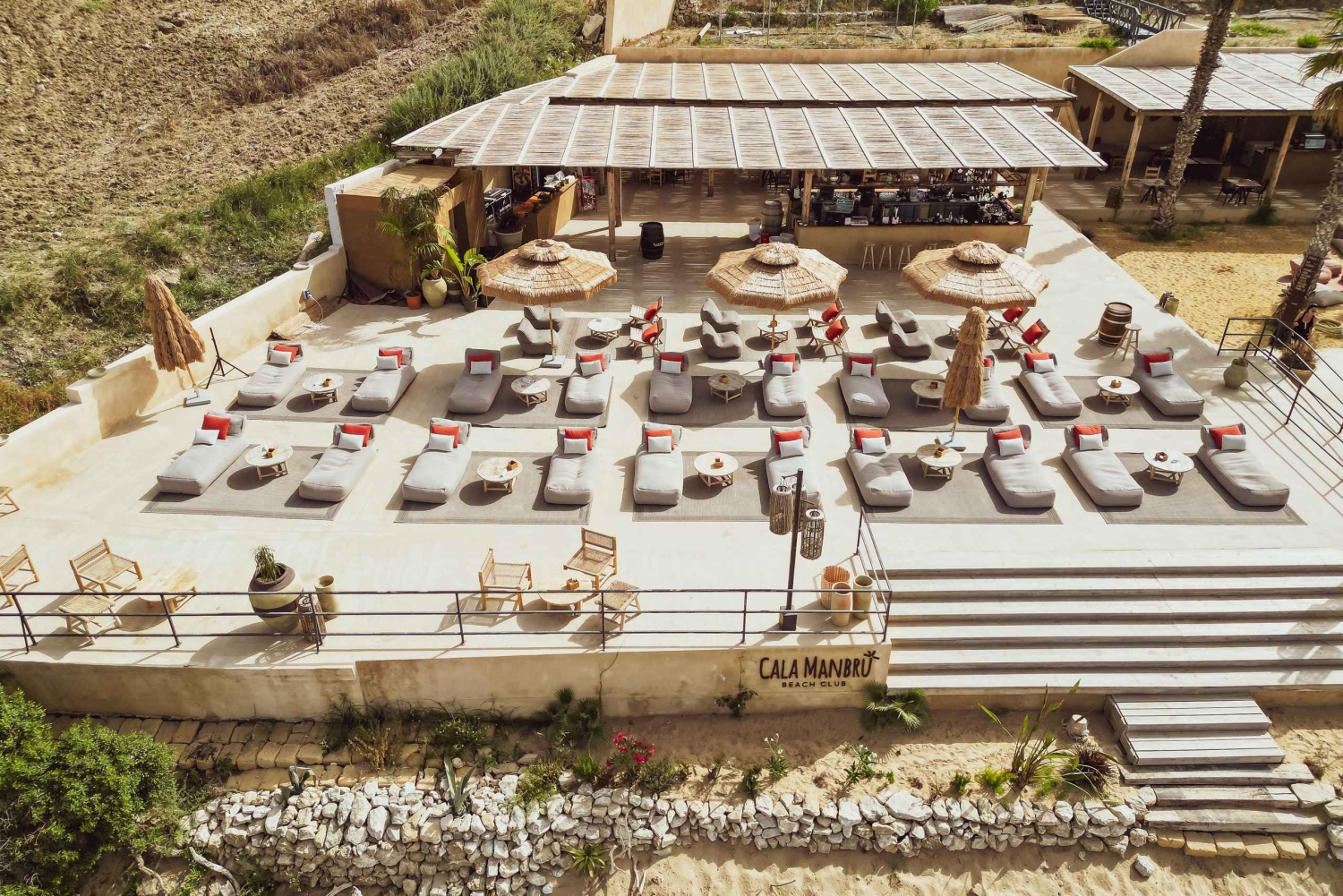 Carte d'une journée complète au club de plage de Cala Manbrù