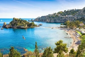 Giardini Naxos: Tour al tramonto in catamarano con i delfini con Aperetif
