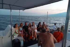 Giardini Naxos: Tour al tramonto in catamarano con i delfini con Aperetif