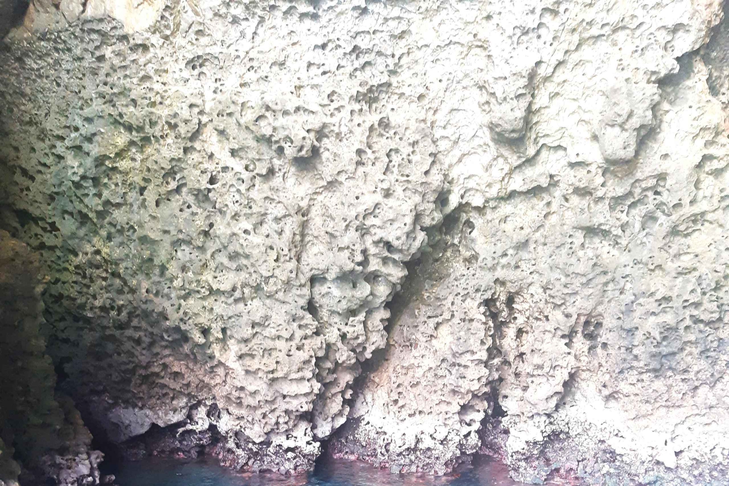 ジャルディーニ・ナクソス：イソラ・ベッラと洞窟クルーズ（アペリティフ付き）