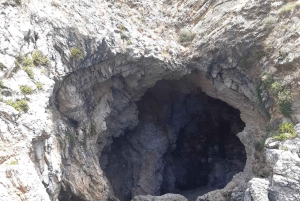 ジャルディーニ・ナクソス：イソラ・ベッラと洞窟クルーズ（アペリティフ付き）