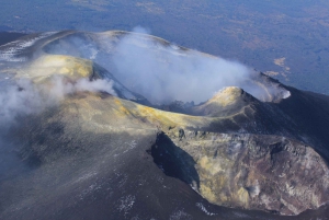 Linguaglossa: Excursión al cráter de la cumbre del Etna con 4x4 opcional