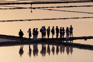 Tour guiado pelas Salinas de Marsala e colheita de sal